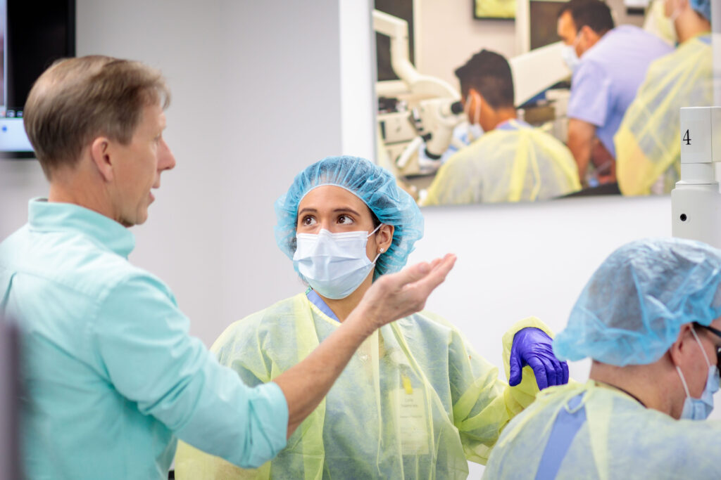 photo of Brian Faddis and resident Carla Valenzuela in simulation lab