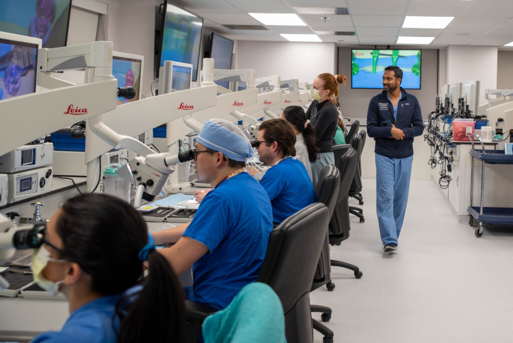 photo of residents in simulation lab