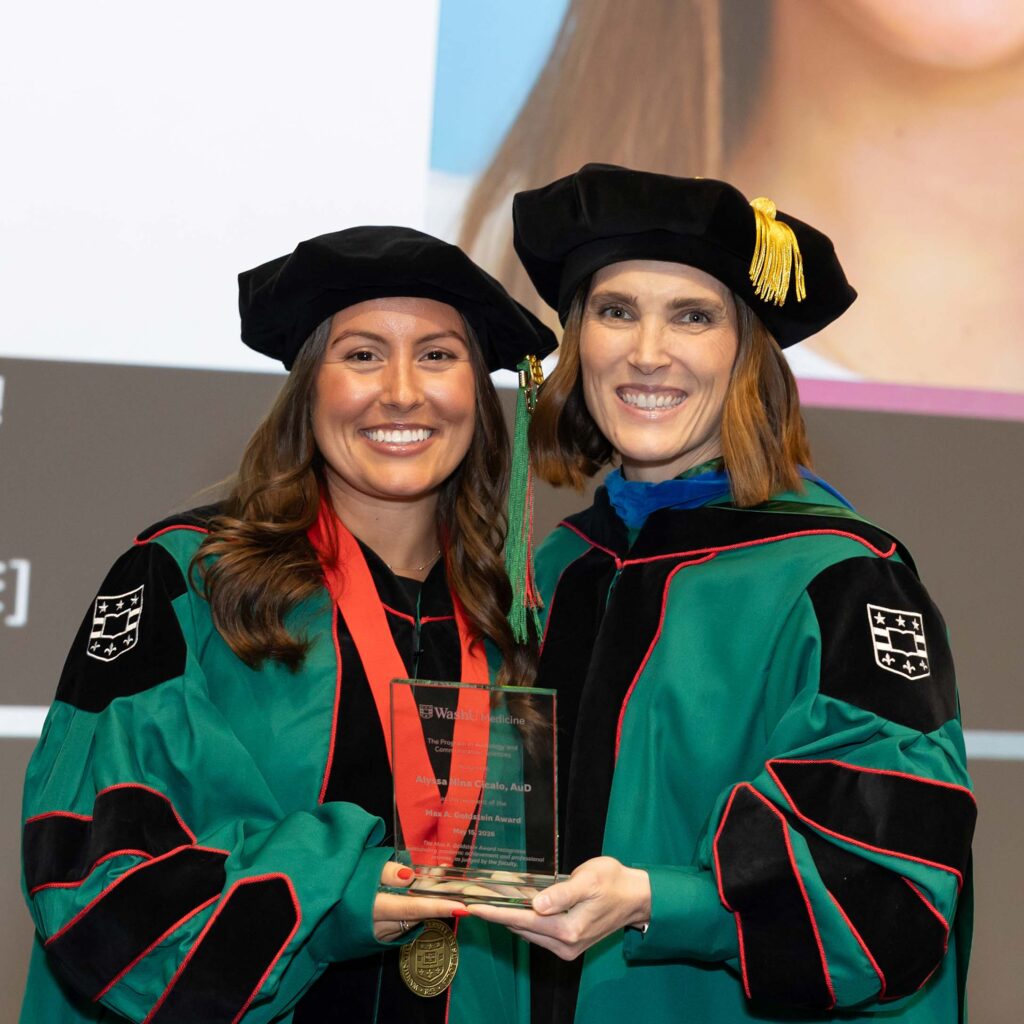 photo of Alyssa Cicalo receiving award