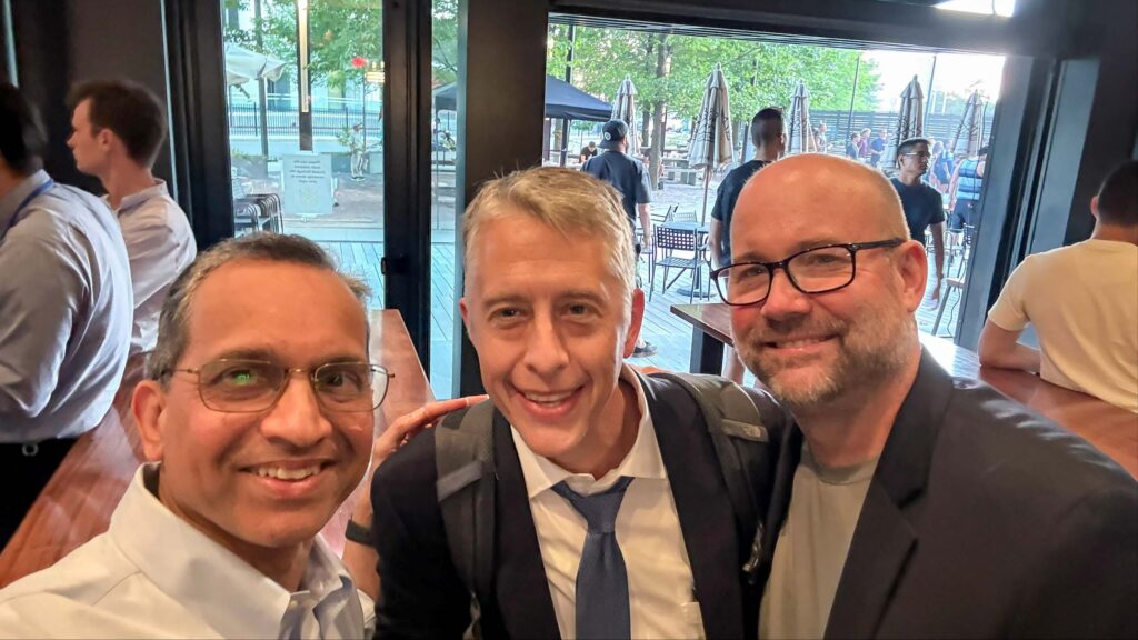 photo of alums catching up