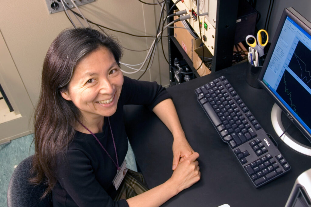 photo of Keiko Hirose in the lab