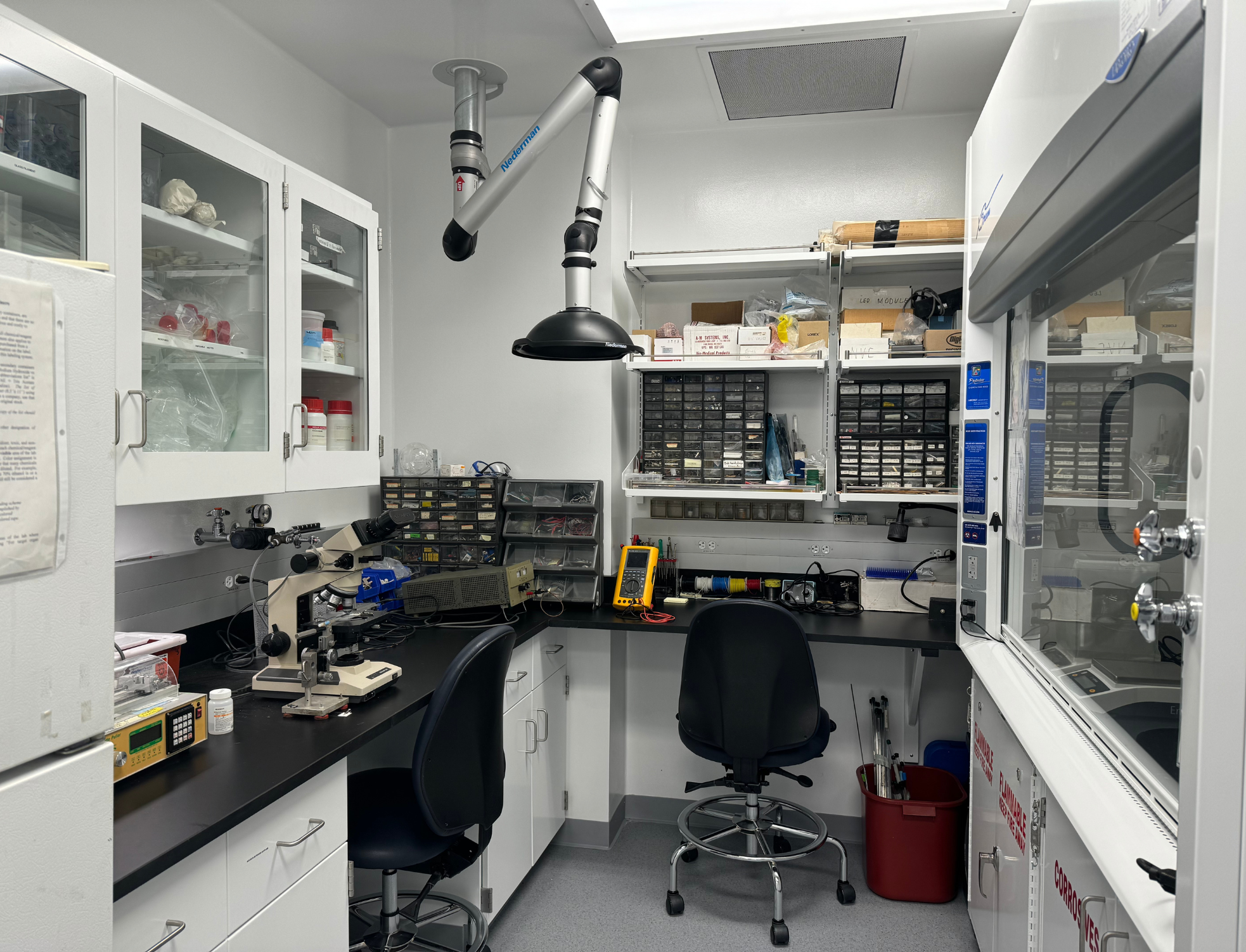 Yakusheva lab moves to the new Neuroscience Research Building